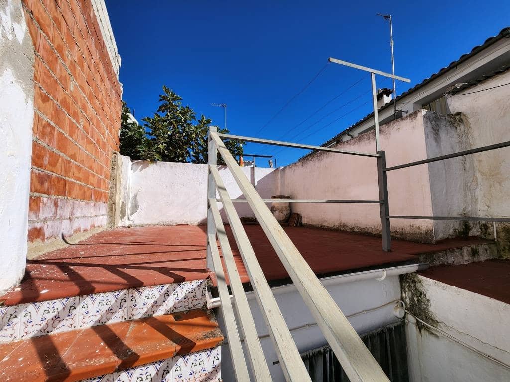 4 soveværelse Byhus til salg i Luque med swimmingpool - € 42.000 (Ref: 9561701)