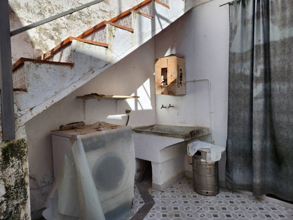 4 soveværelse Byhus til salg i Luque med swimmingpool - € 42.000 (Ref: 9561701)