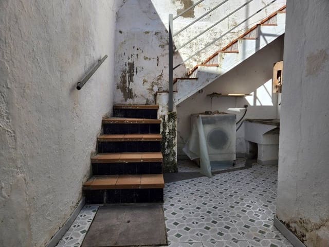 4 soveværelse Byhus til salg i Luque med swimmingpool - € 42.000 (Ref: 9561701)