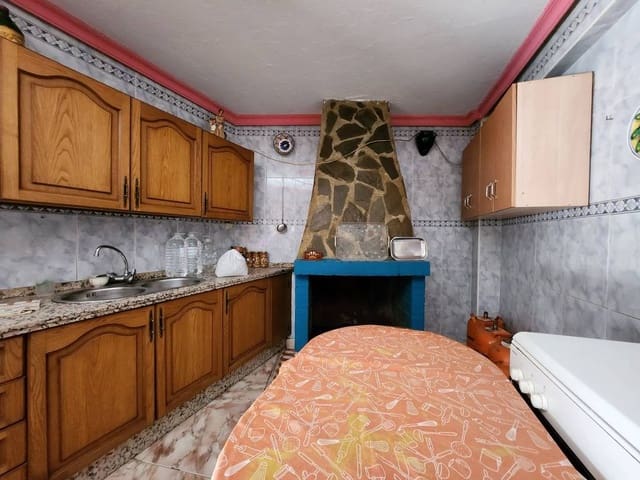 4 sypialnia Dom na sprzedaż w Luque z basenem garażem - 39 900 € (Ref: 9607991)