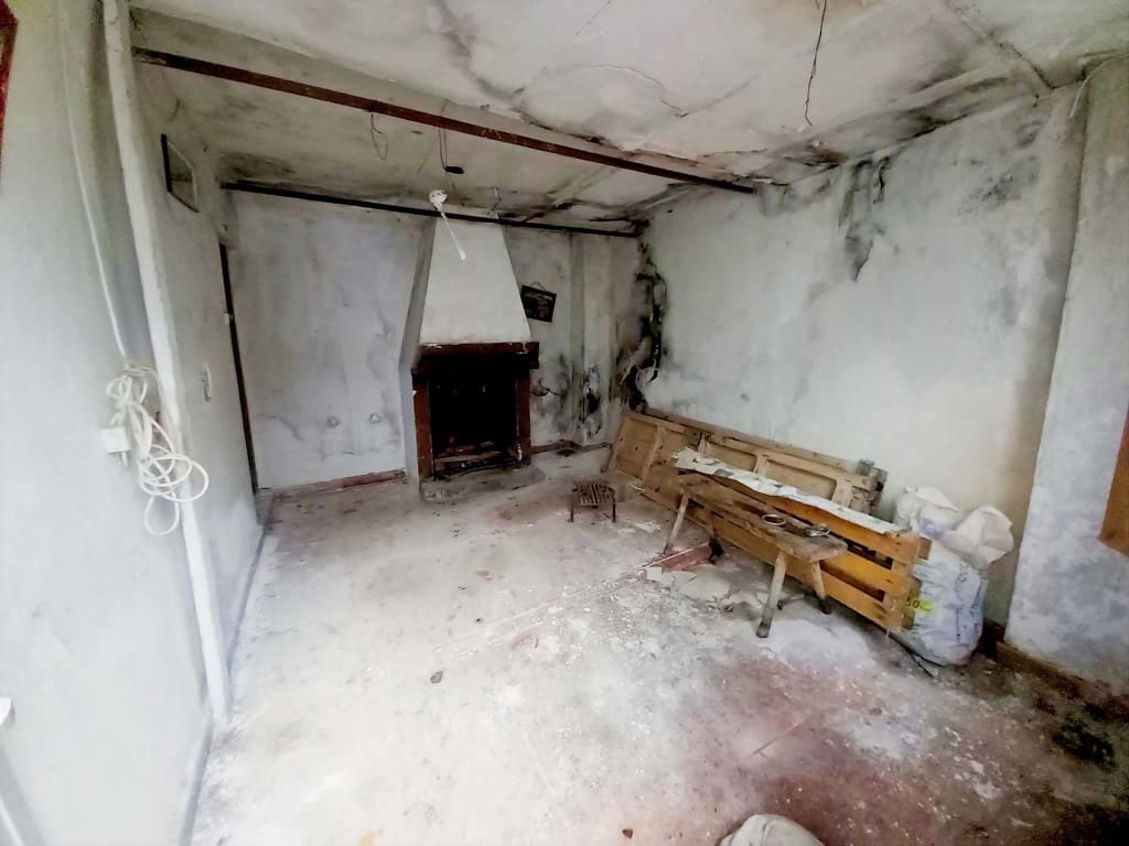 5 soverom Hus til salgs i Sabariego - € 58 000 (Ref: 9611950)