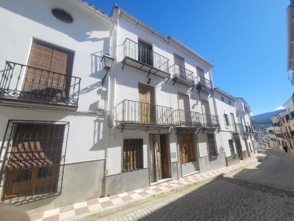Casa de 5 habitaciones en Luque en venta con piscina - 44.900 € (Ref: 9619582)