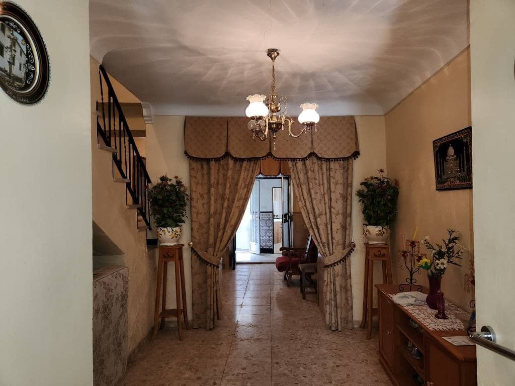 Casa de 5 habitaciones en Luque en venta con piscina - 44.900 € (Ref: 9619582)