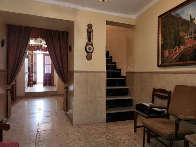 Casa de 5 habitaciones en Luque en venta con piscina - 44.900 € (Ref: 9619582)