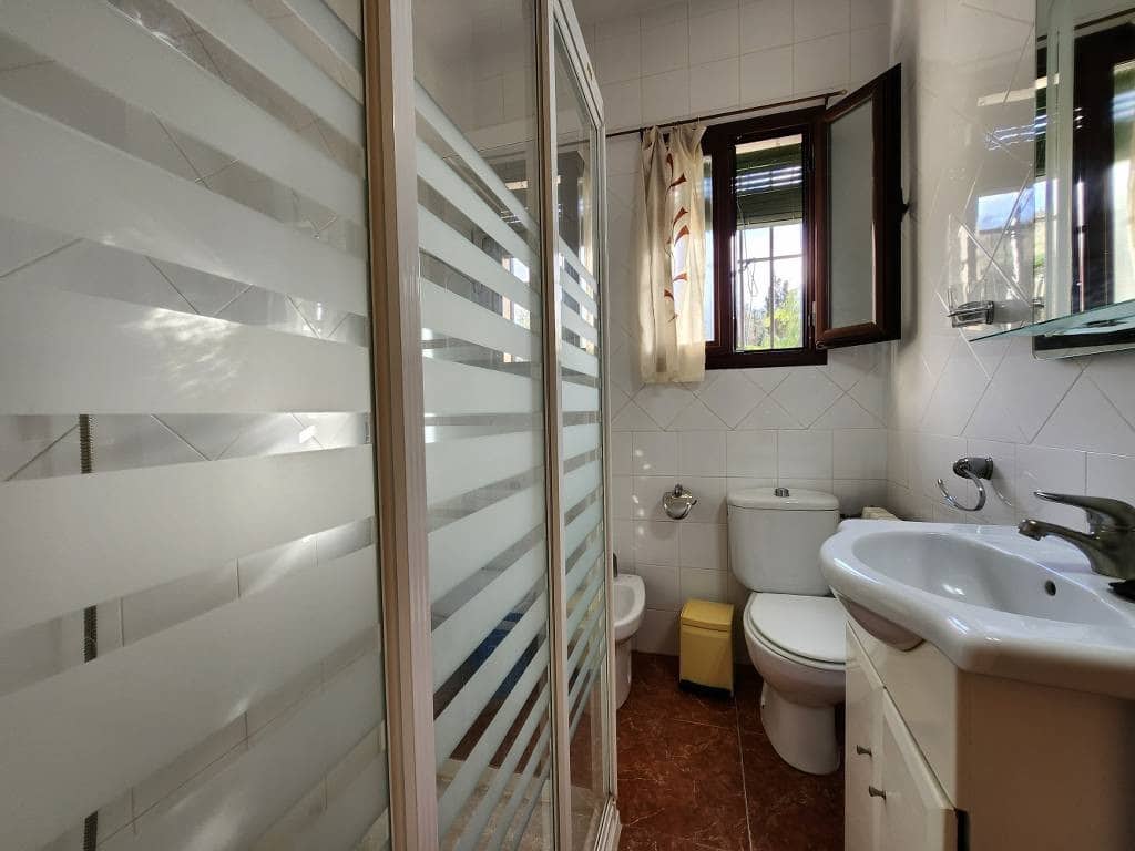 3 makuuhuone Kaupallinen myytävänä paikassa Priego de Cordoba mukana 
autotalli - 190 000 € (Ref: 9637488)