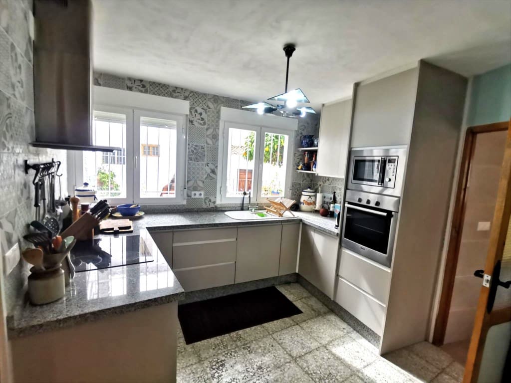 3 bedroom Townhouse for sale in Fuente-Tojar with pool - € 92,750 (Ref: 9665263)