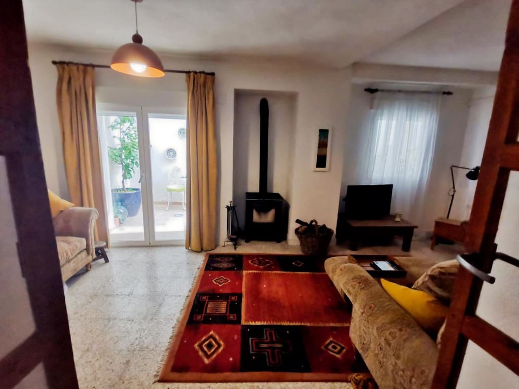 3 bedroom Townhouse for sale in Fuente-Tojar with pool - € 92,750 (Ref: 9665263)