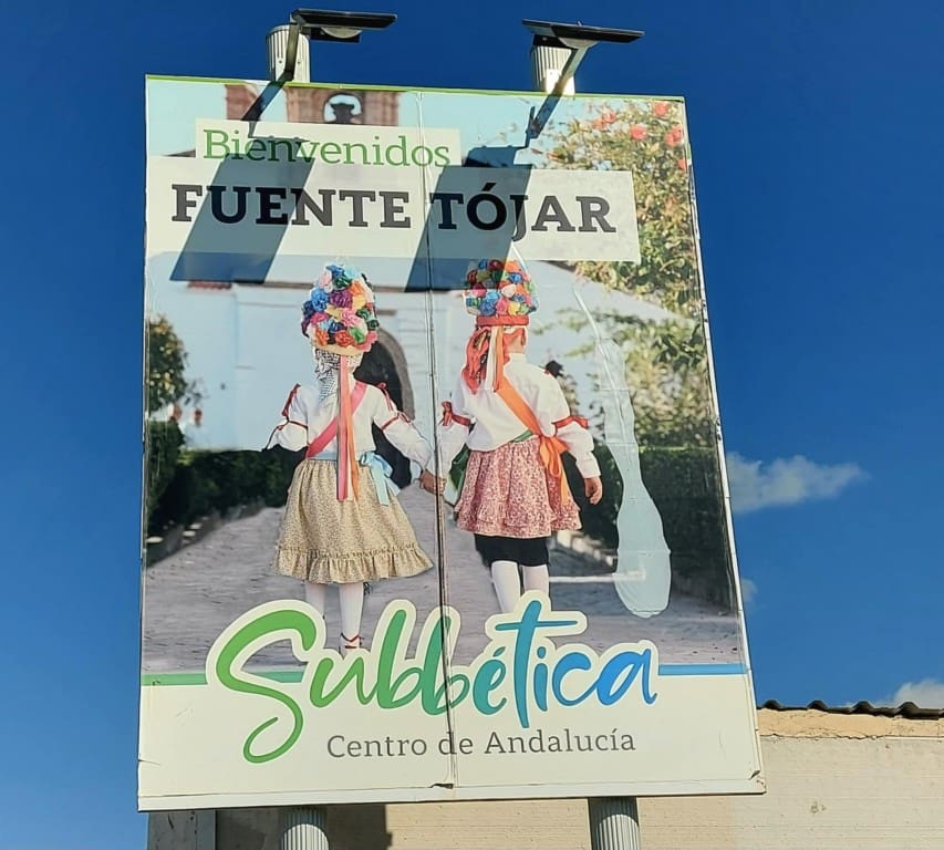 3 bedroom Townhouse for sale in Fuente-Tojar with pool - € 92,750 (Ref: 9665263)