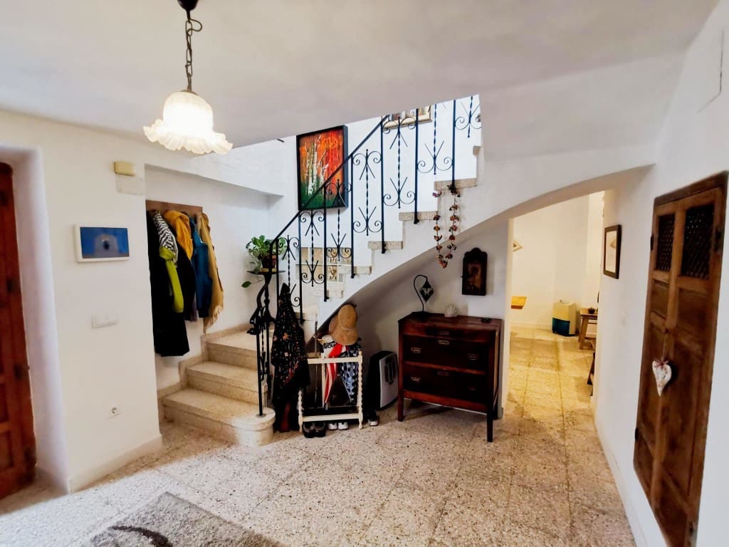 3 bedroom Townhouse for sale in Fuente-Tojar with pool - € 92,750 (Ref: 9665263)