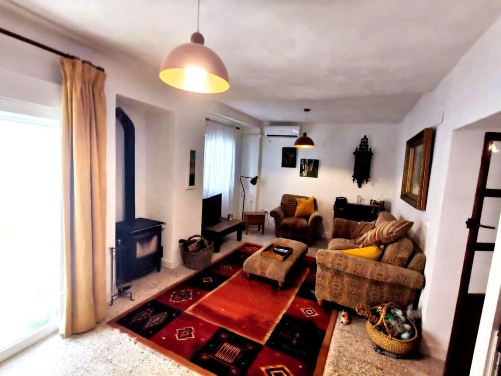 3 bedroom Townhouse for sale in Fuente-Tojar with pool - € 92,750 (Ref: 9665263)