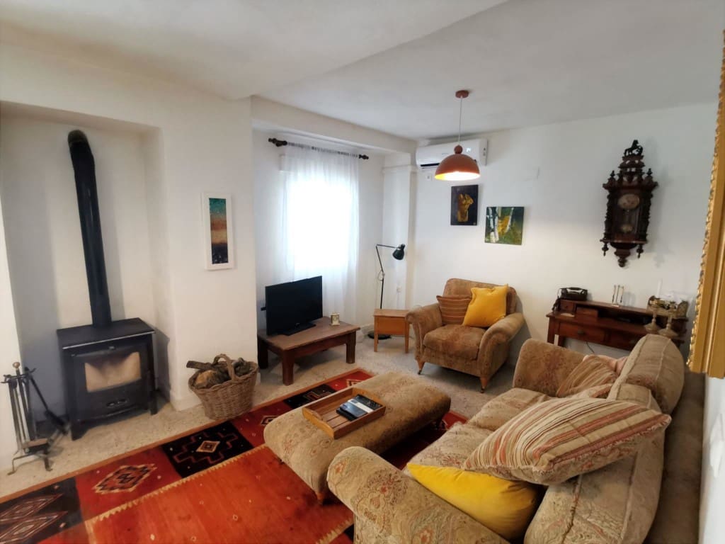 3 bedroom Townhouse for sale in Fuente-Tojar with pool - € 92,750 (Ref: 9665263)
