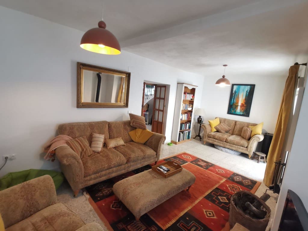 3 bedroom Townhouse for sale in Fuente-Tojar with pool - € 92,750 (Ref: 9665263)