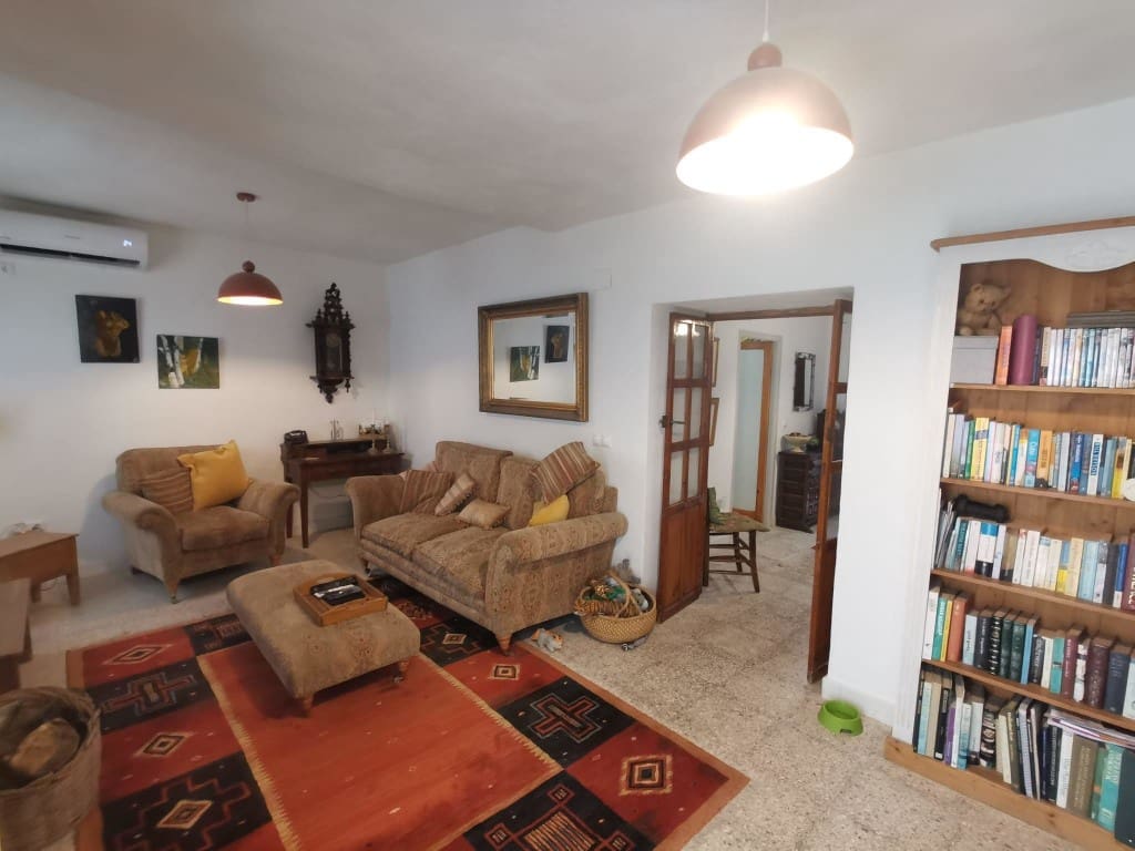 3 bedroom Townhouse for sale in Fuente-Tojar with pool - € 92,750 (Ref: 9665263)