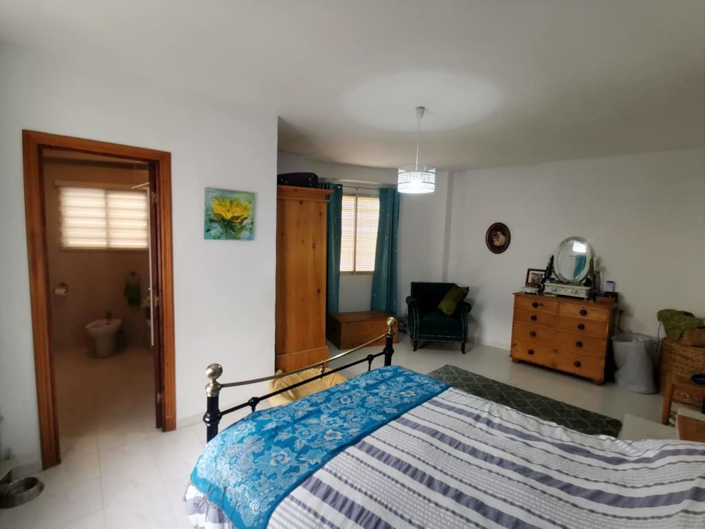 3 bedroom Townhouse for sale in Fuente-Tojar with pool - € 92,750 (Ref: 9665263)