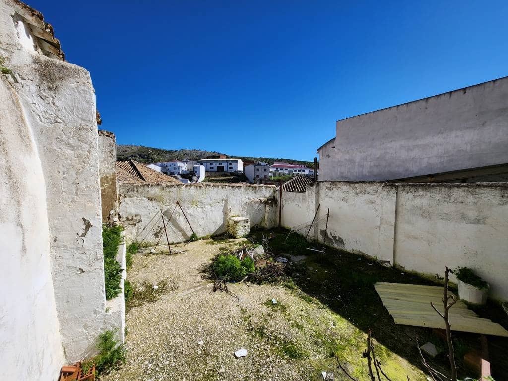 5 quarto Casa em Banda para venda em Luque com piscina - 44 900 € (Ref: 9682449)