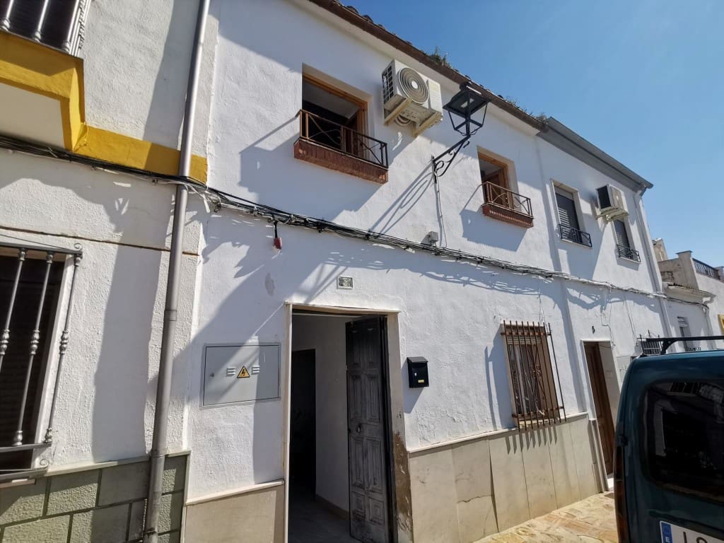 3 soveværelse Byhus til salg i Martos med swimmingpool - € 45.000 (Ref: 9697737)