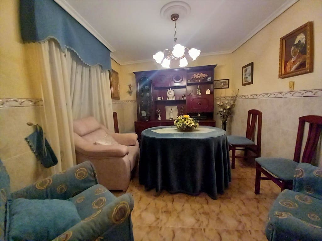 4 soveværelse Byhus til salg i Martos med swimmingpool - € 52.000 (Ref: 9697939)