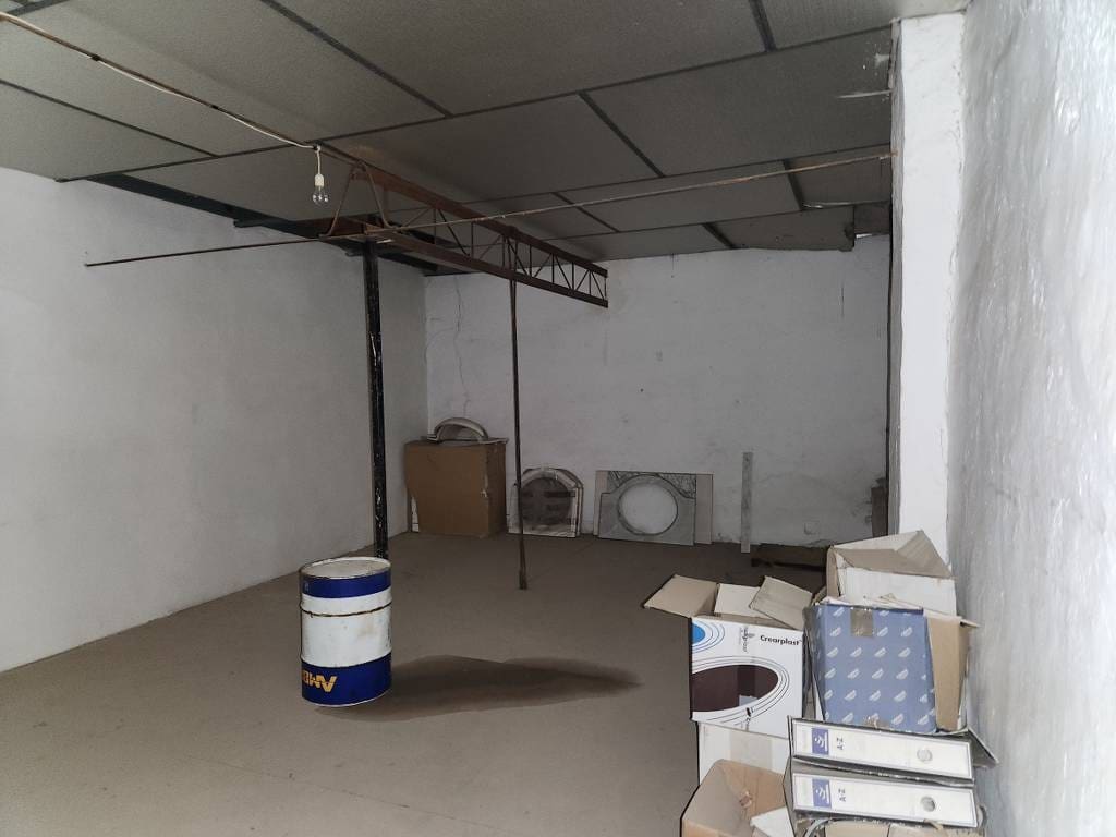 Commercial for sale in Rute with pool - € 59,900 (Ref: 9731187)