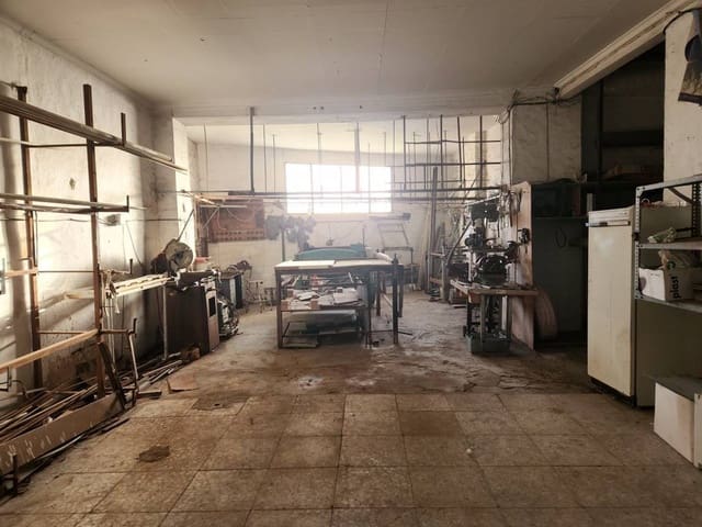 Commercial for sale in Rute with pool - € 59,900 (Ref: 9731187)