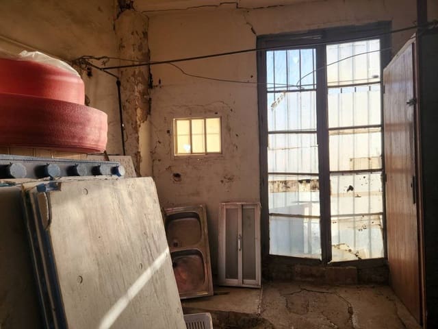 Commercial for sale in Rute with pool - € 59,900 (Ref: 9731187)