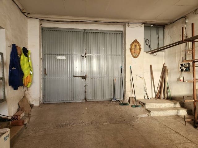 Commercial for sale in Rute with pool - € 59,900 (Ref: 9731187)