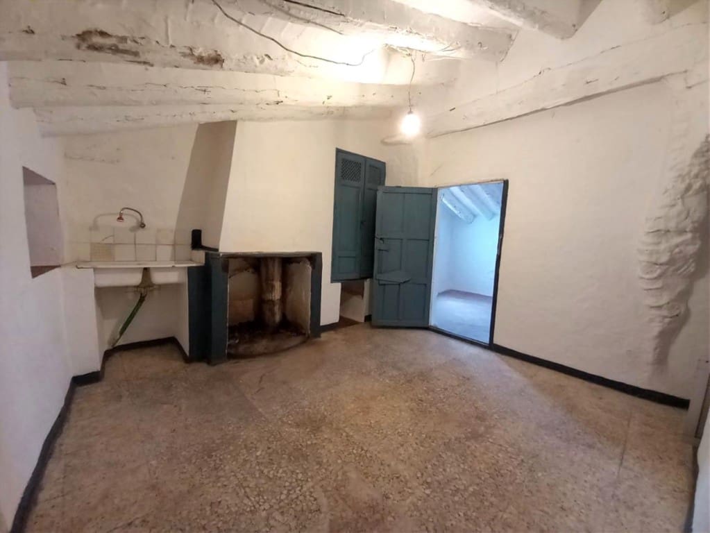 3 makuuhuone Omakotitalo myytävänä paikassa Martos - 38 500 € (Ref: 9774371)