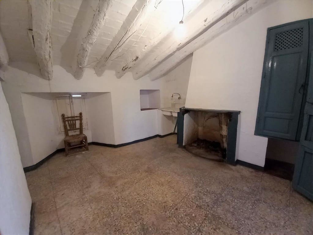 3 makuuhuone Omakotitalo myytävänä paikassa Martos - 38 500 € (Ref: 9774371)