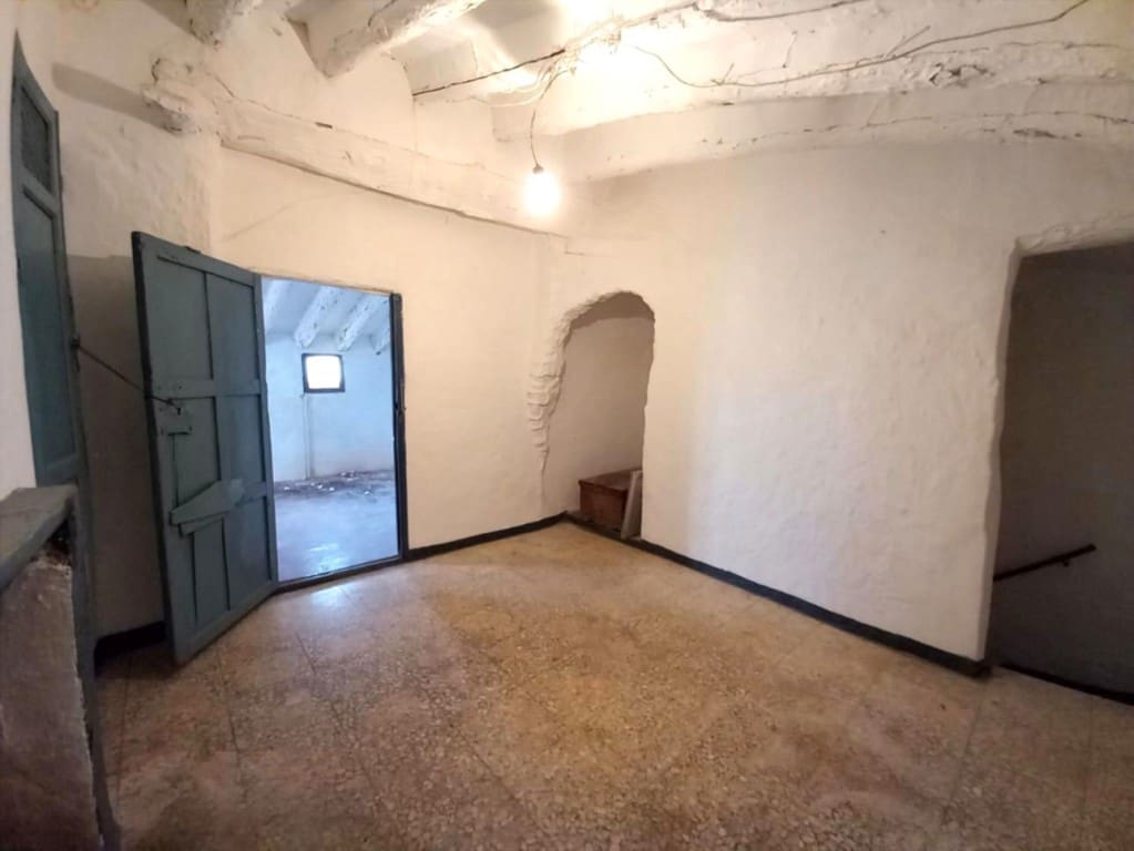 3 makuuhuone Omakotitalo myytävänä paikassa Martos - 38 500 € (Ref: 9774371)