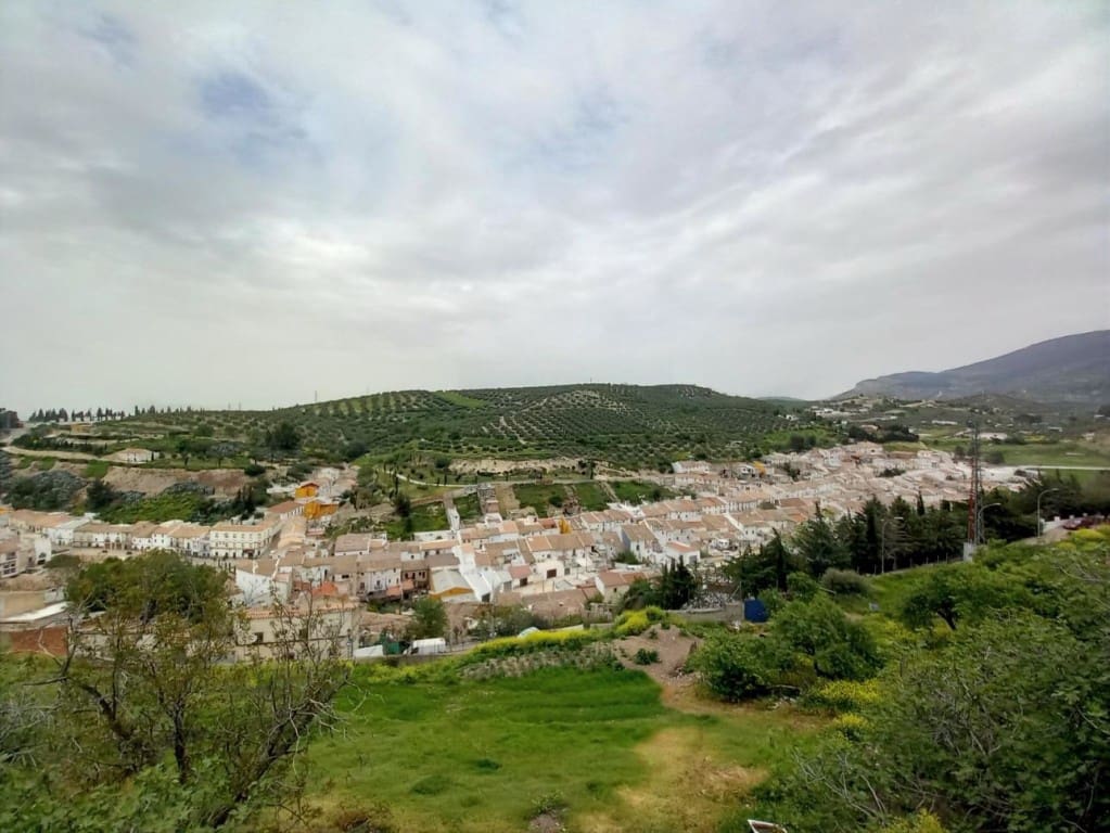 3 makuuhuone Omakotitalo myytävänä paikassa Martos - 38 500 € (Ref: 9774371)