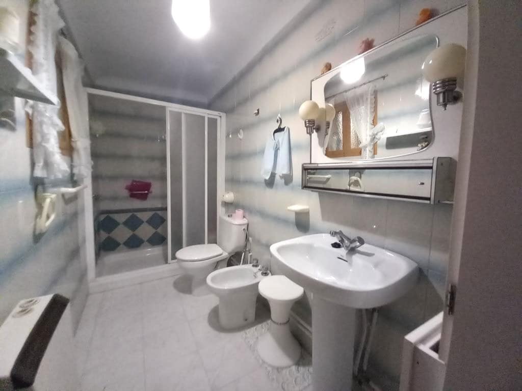 Casa de 5 habitaciones en Ventas del Carrizal en venta - 80.000 € (Ref: 9821549)