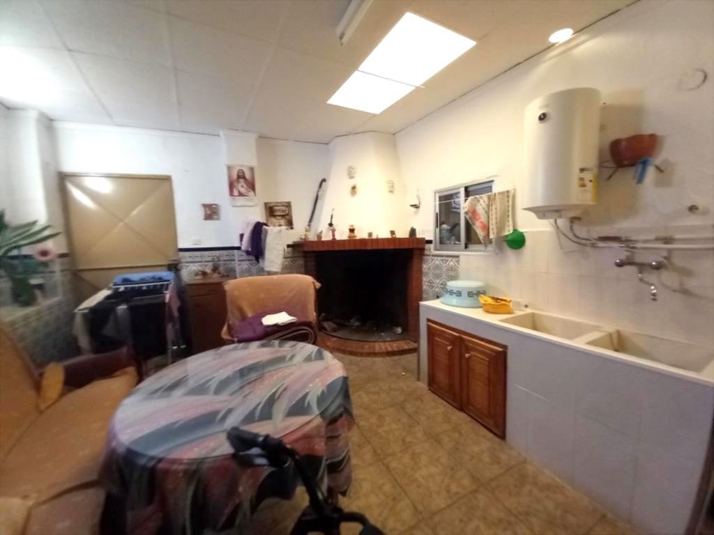 Casa de 5 habitaciones en Ventas del Carrizal en venta - 80.000 € (Ref: 9821549)