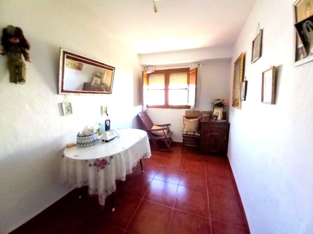 Casa de 5 habitaciones en Ventas del Carrizal en venta - 80.000 € (Ref: 9821549)