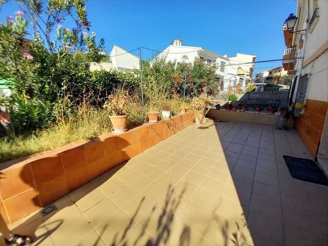 Casa de 5 habitaciones en Ventas del Carrizal, Castillo de Locubín en venta - 80.000 € (Ref: 9821549)
