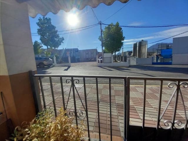 Casa de 5 habitaciones en Ventas del Carrizal, Castillo de Locubín en venta - 80.000 € (Ref: 9821549)