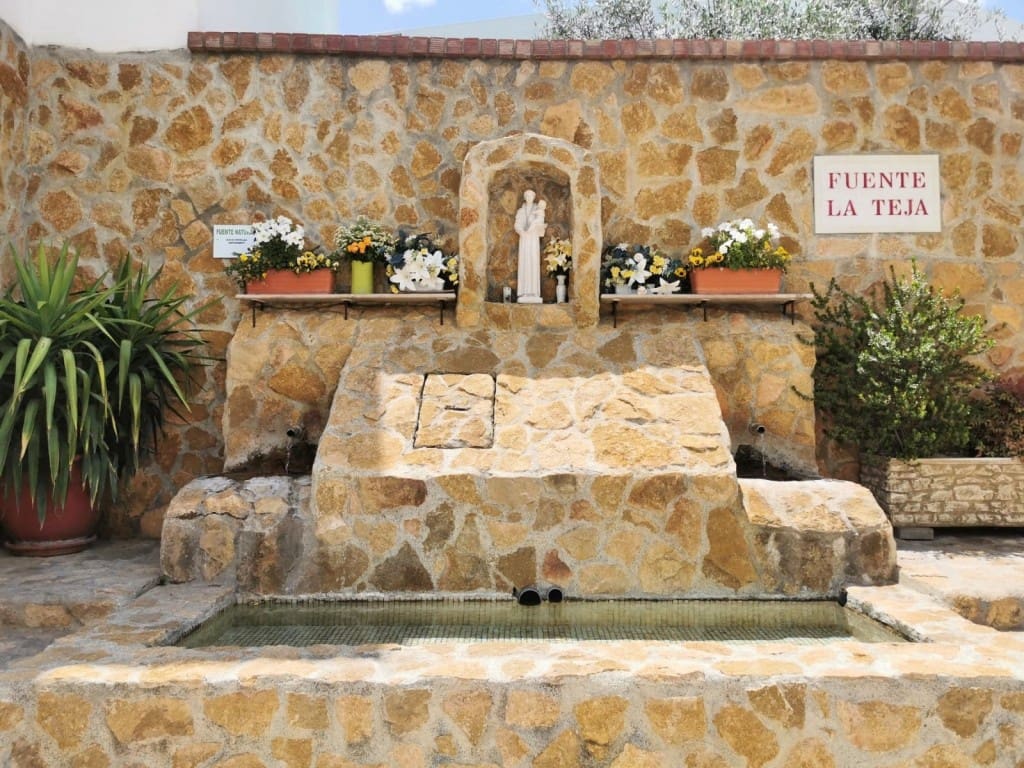 Casa de 5 habitaciones en Ventas del Carrizal en venta - 80.000 € (Ref: 9821549)