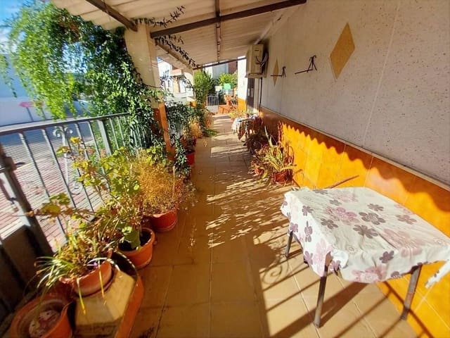 Casa de 5 habitaciones en Ventas del Carrizal, Castillo de Locubín en venta - 80.000 € (Ref: 9821549)
