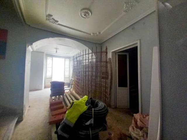 10 soveværelse Byhus til salg i Martos med swimmingpool - € 79.000 (Ref: 9821738)