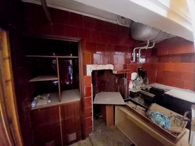 10 soveværelse Byhus til salg i Martos med swimmingpool - € 79.000 (Ref: 9821738)