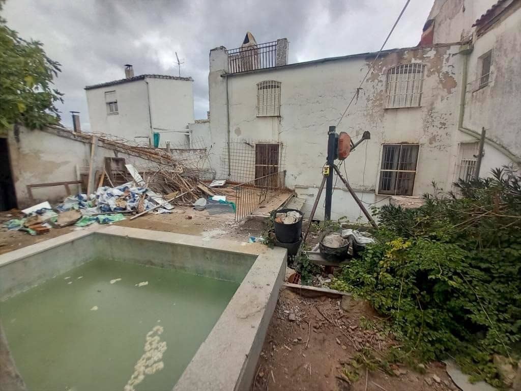 10 soveværelse Byhus til salg i Martos med swimmingpool - € 79.000 (Ref: 9821738)