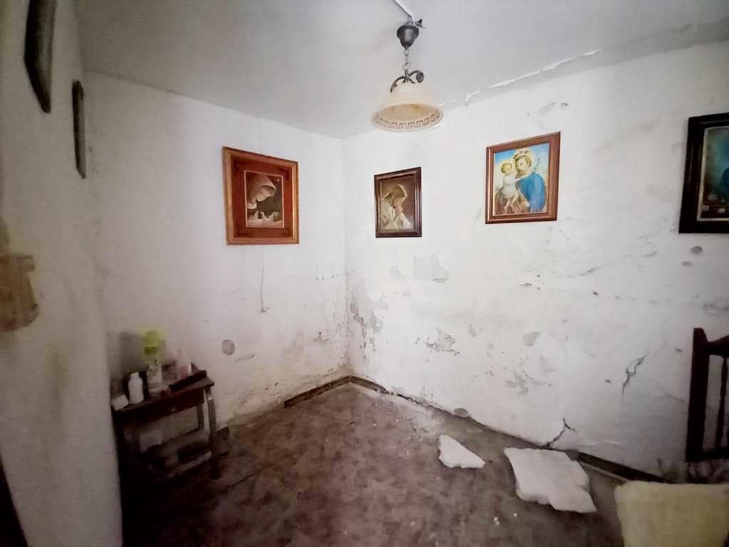 5 bedroom Townhouse for sale in Martos - € 29,900 (Ref: 9821928)