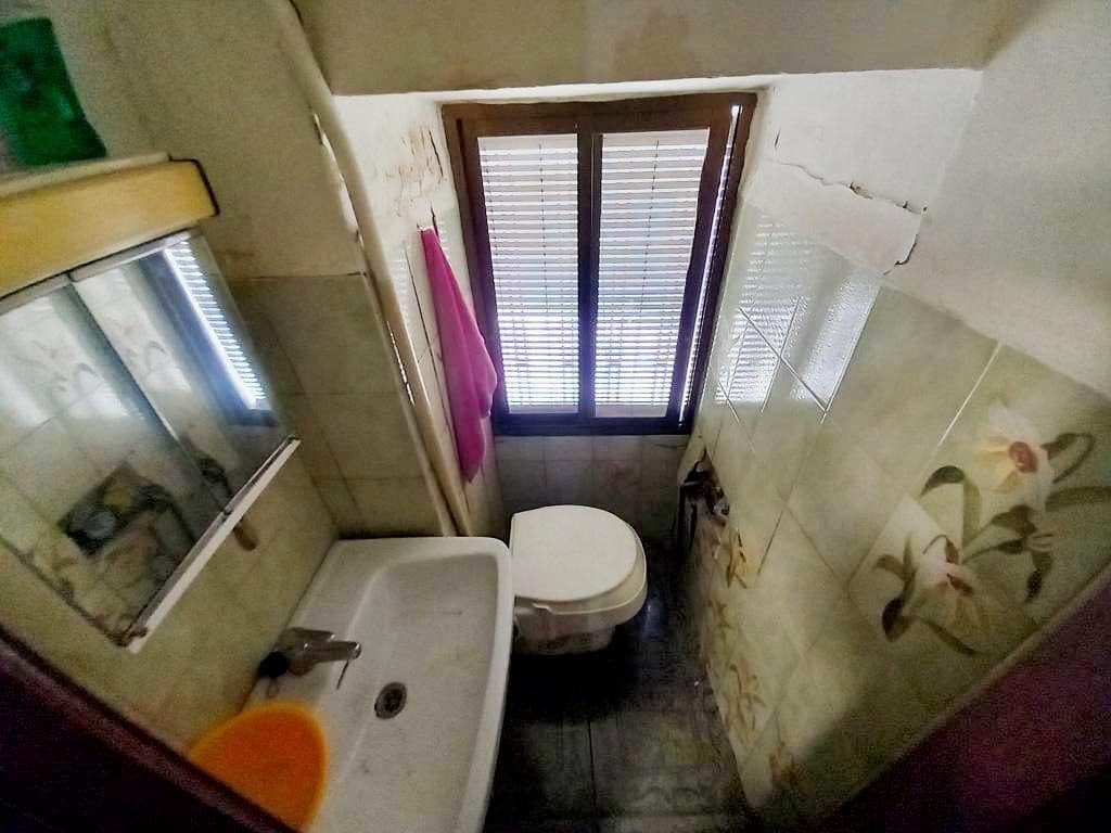 5 bedroom Townhouse for sale in Martos - € 29,900 (Ref: 9821928)
