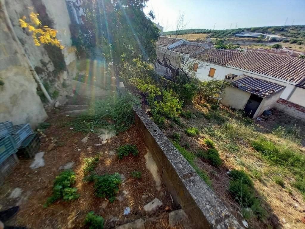 5 bedroom Townhouse for sale in Martos - € 29,900 (Ref: 9821928)