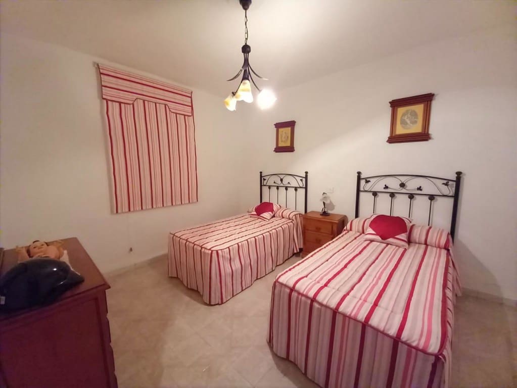 3 bedroom Townhouse for sale in Noguerones - € 125,000 (Ref: 9826001)