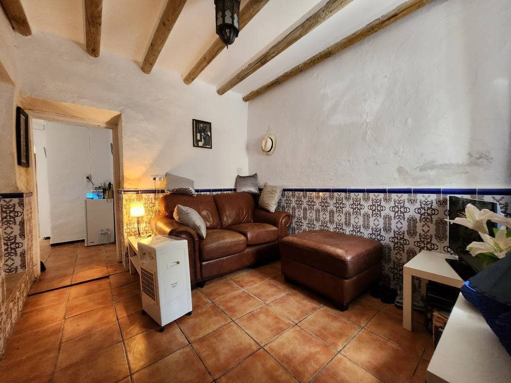 3 soveværelse Byhus til salg i Cuevas de San Marcos - € 59.000 (Ref: 9836619)
