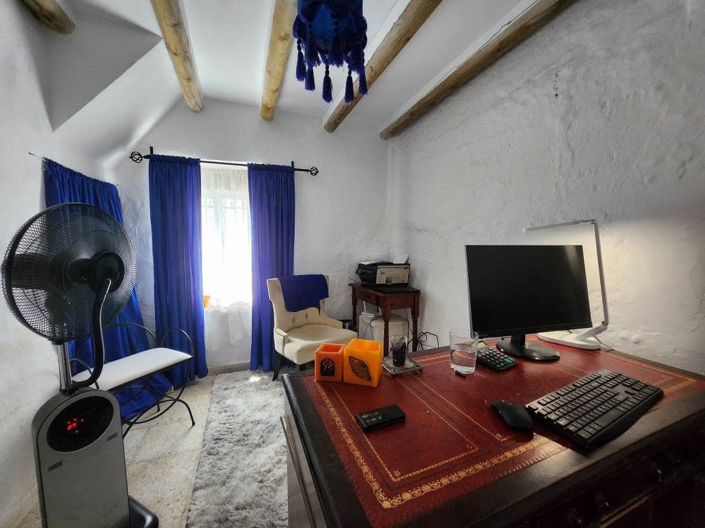 3 soveværelse Byhus til salg i Cuevas de San Marcos - € 59.000 (Ref: 9836619)