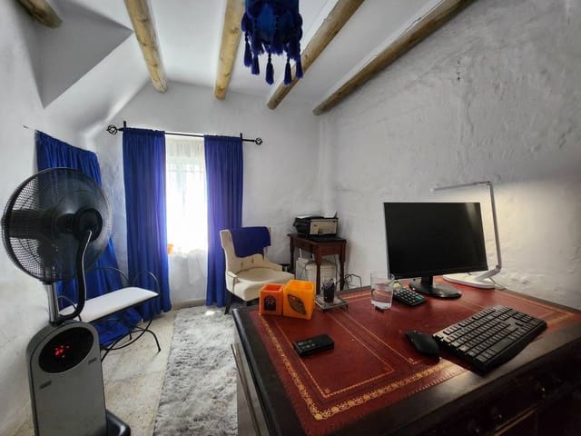 3 soveværelse Byhus til salg i Cuevas de San Marcos - € 59.000 (Ref: 9836619)