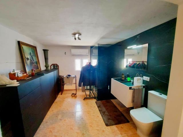 2 soveværelse Finca/Landehus til salg i La Rabita, Alcalá la Real med swimmingpool garage - € 115.000 (Ref: 9850443)