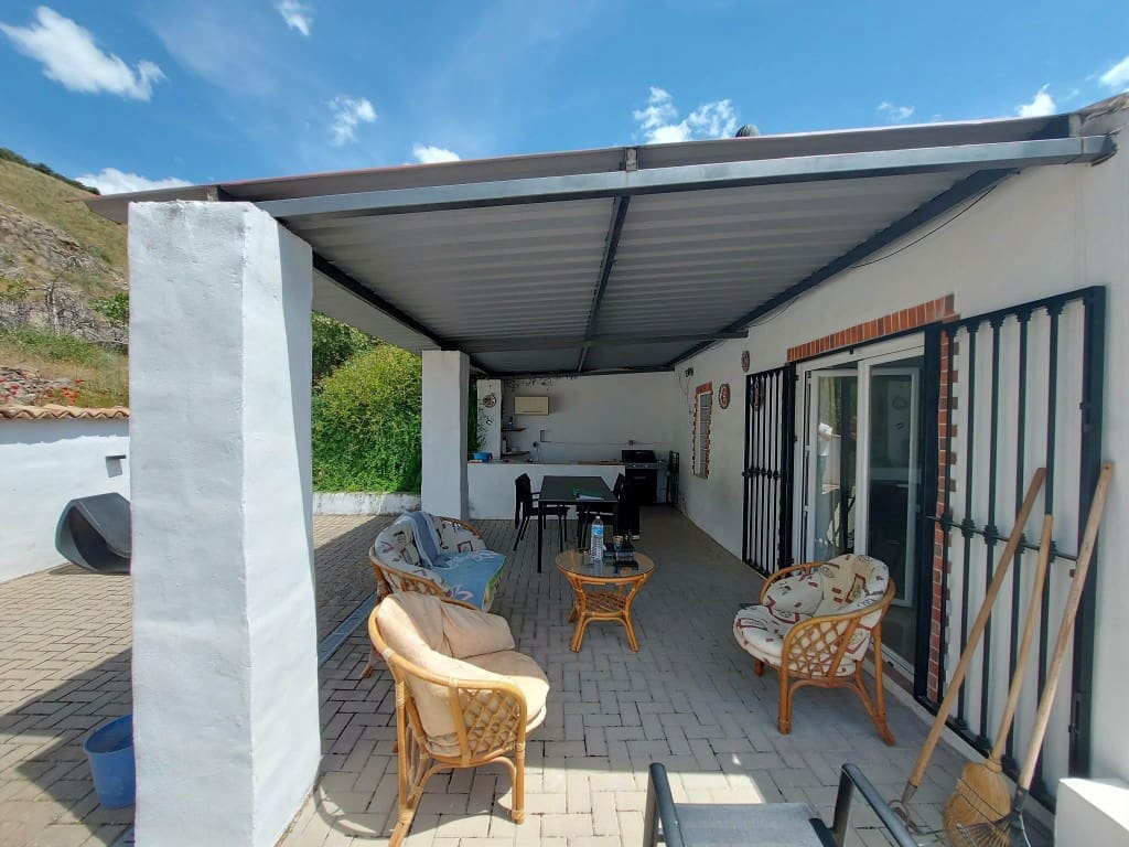 2 soveværelse Finca/Landehus til salg i La Rabita med swimmingpool garage - € 115.000 (Ref: 9850443)