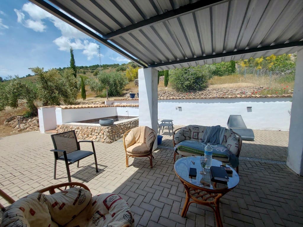 2 soveværelse Finca/Landehus til salg i La Rabita med swimmingpool garage - € 115.000 (Ref: 9850443)