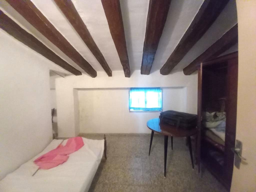 5 soverom Hus til salgs i Castillo de Locubin med svømmebasseng - € 59 000 (Ref: 9894984)